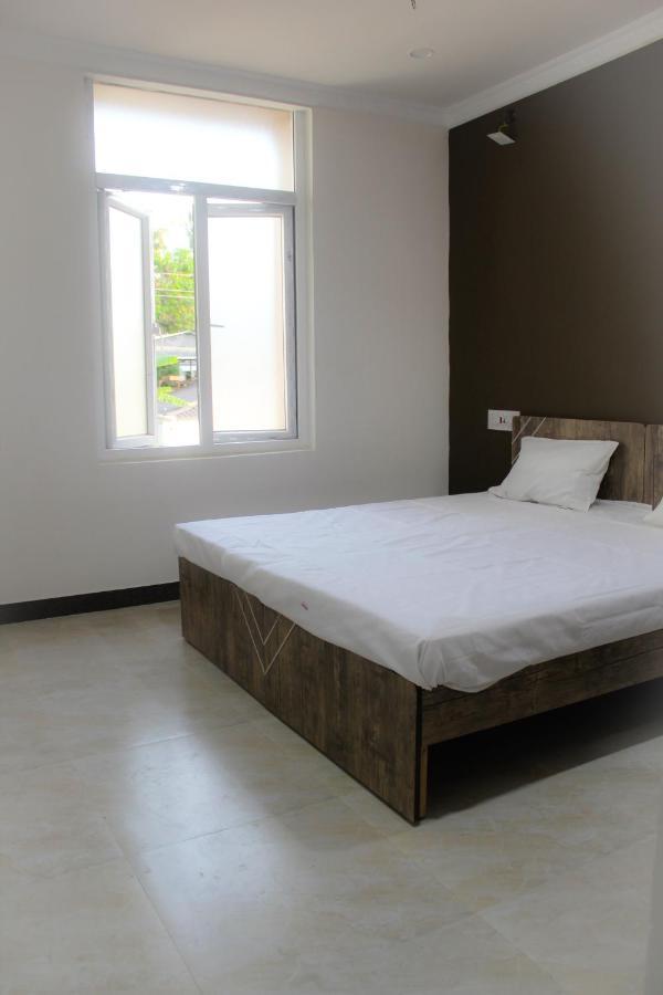 San Beach Residency Karaikal Buitenkant foto