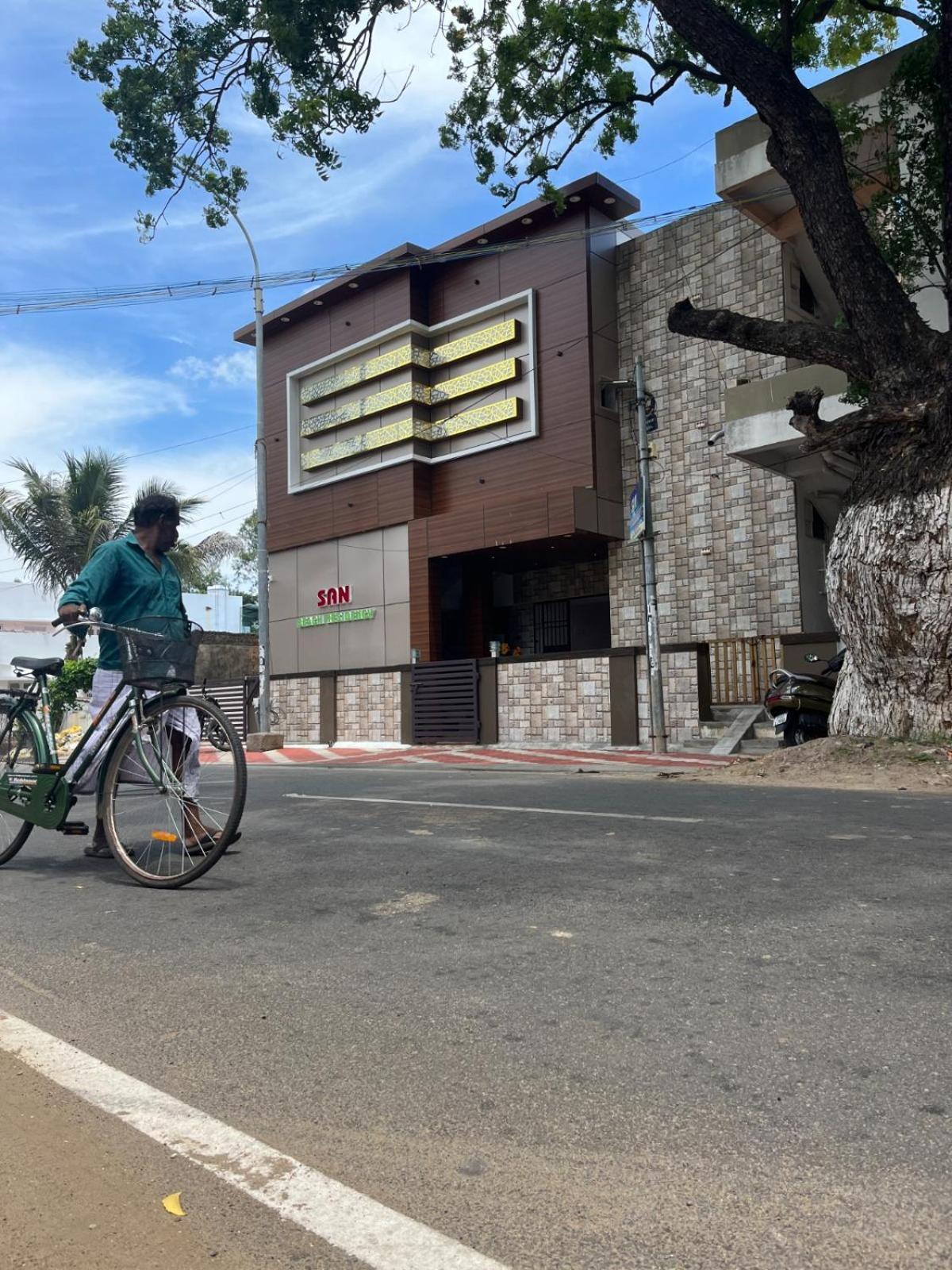 San Beach Residency Karaikal Buitenkant foto