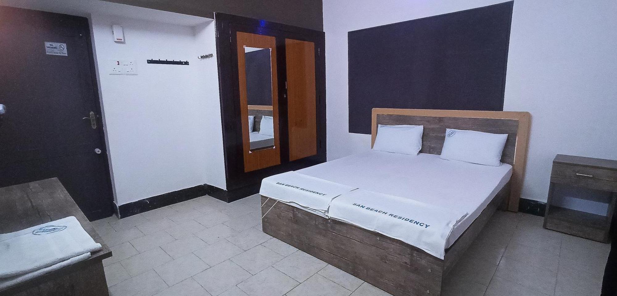 San Beach Residency Karaikal Buitenkant foto