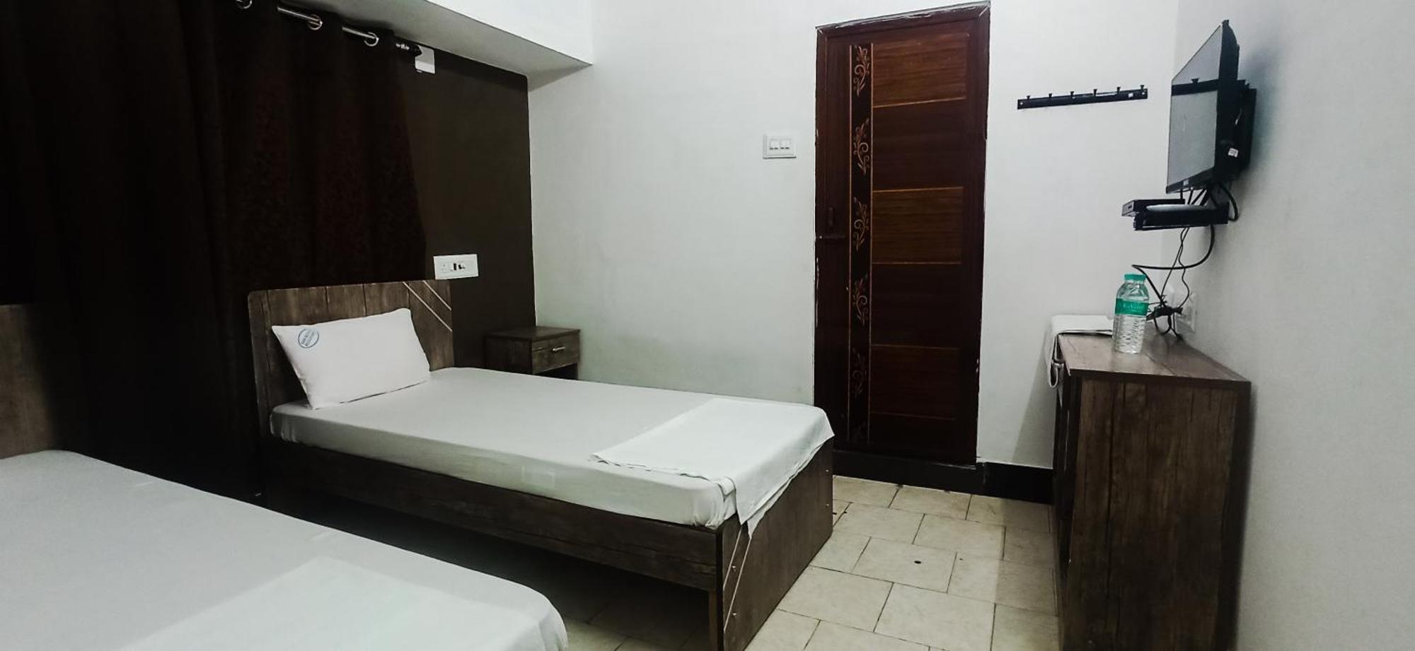 San Beach Residency Karaikal Buitenkant foto