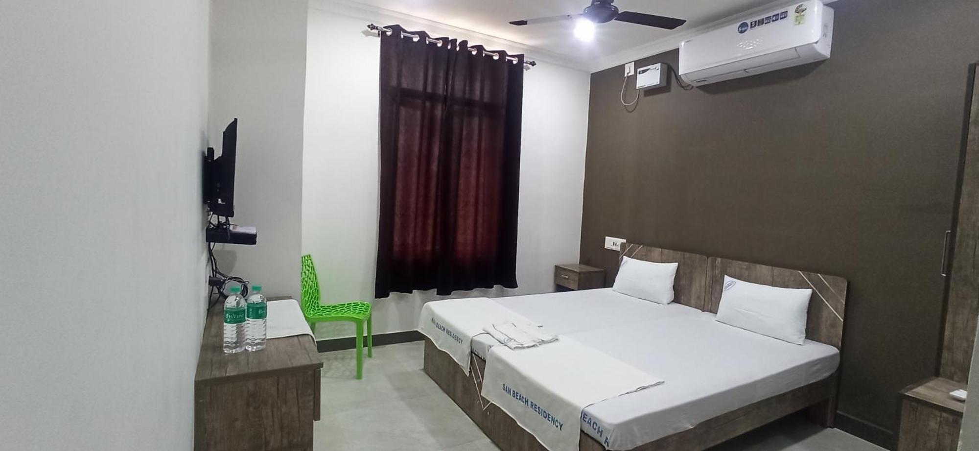 San Beach Residency Karaikal Buitenkant foto