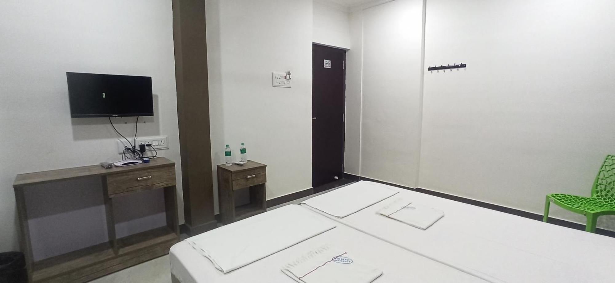 San Beach Residency Karaikal Buitenkant foto