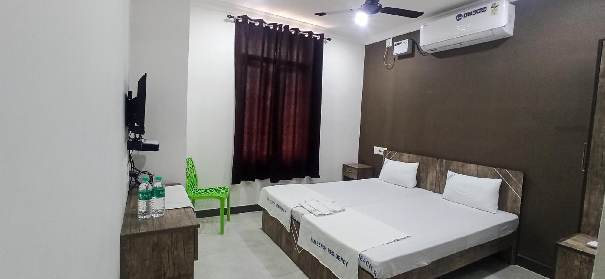 San Beach Residency Karaikal Buitenkant foto