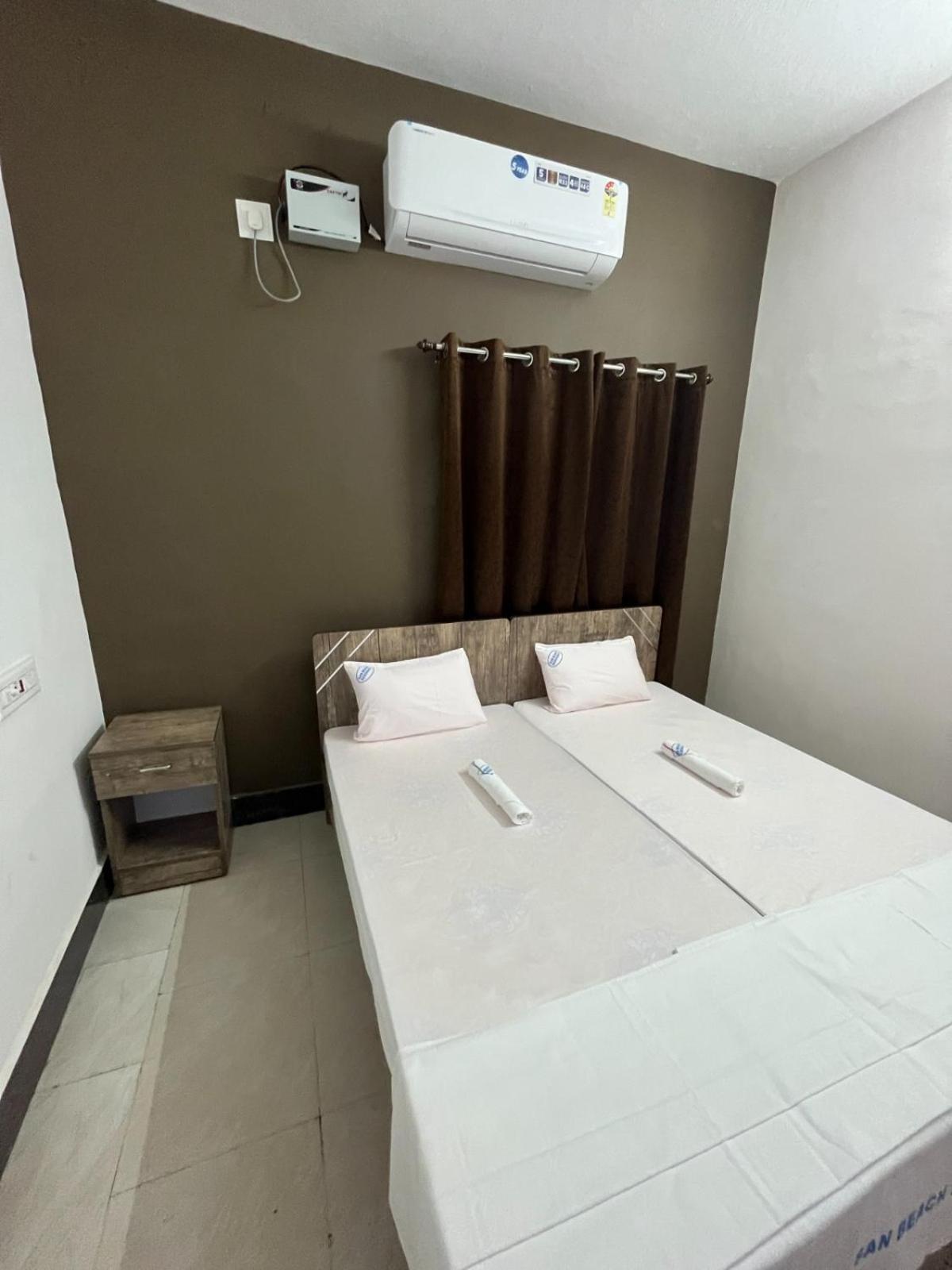 San Beach Residency Karaikal Buitenkant foto
