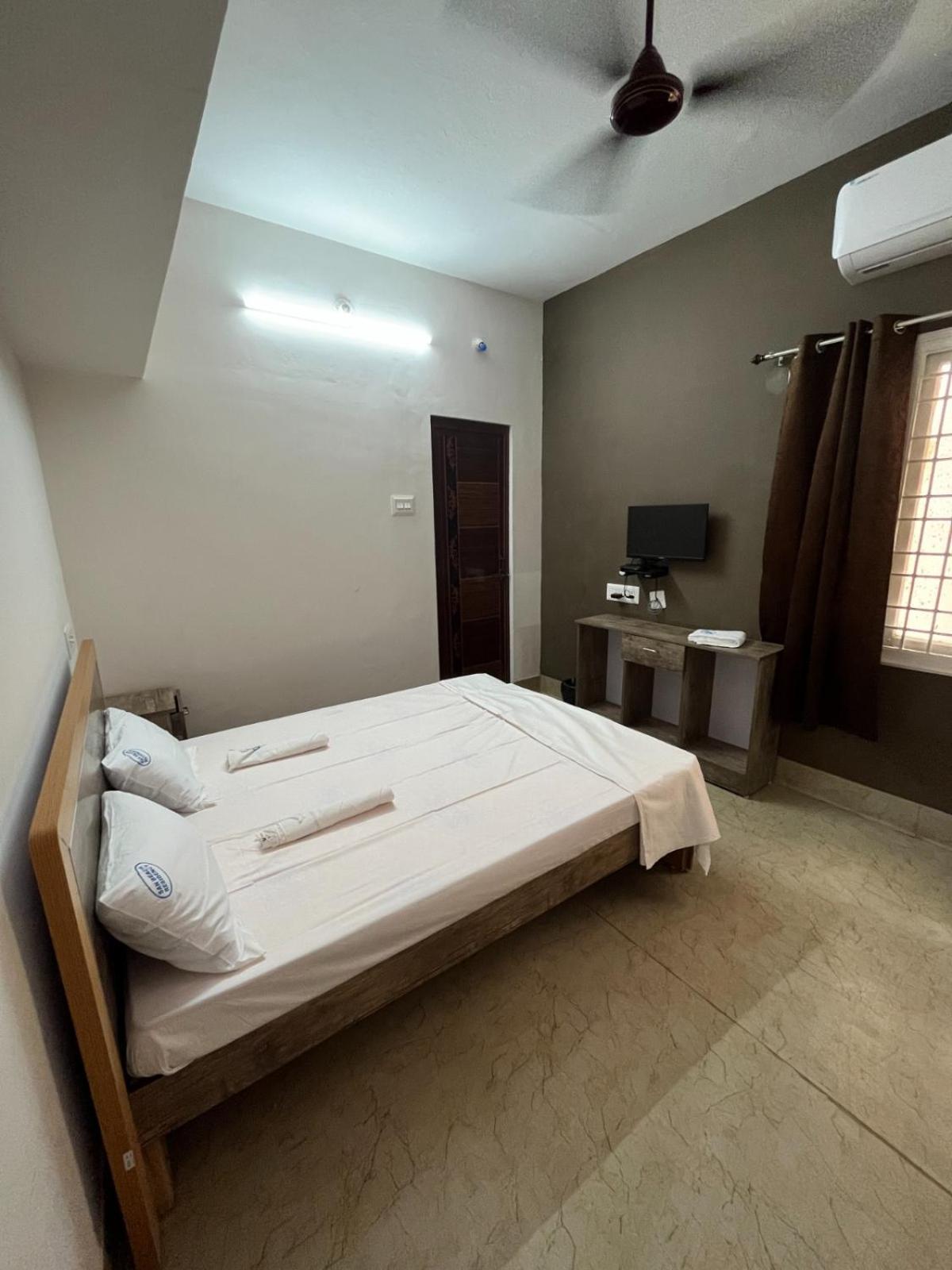 San Beach Residency Karaikal Buitenkant foto
